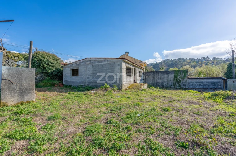 Moradia T3 para Venda em Bravães Foto 12