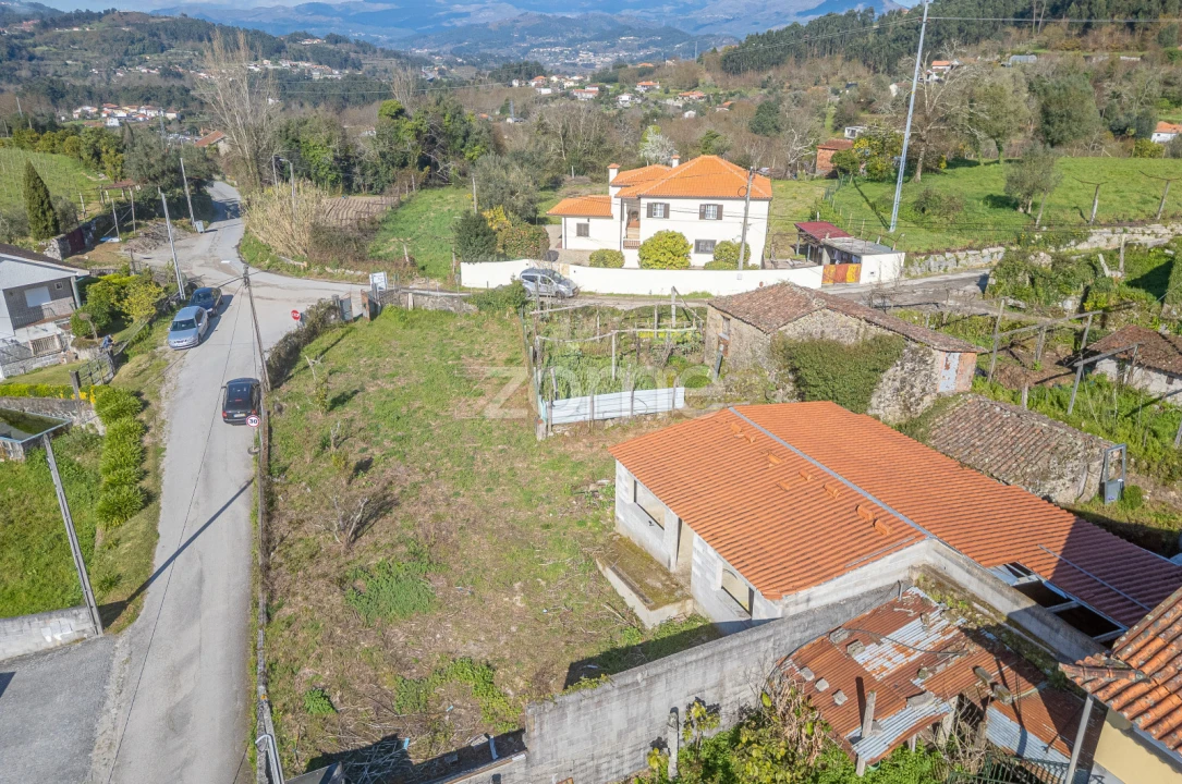 Moradia T3 para Venda em Bravães Foto 8