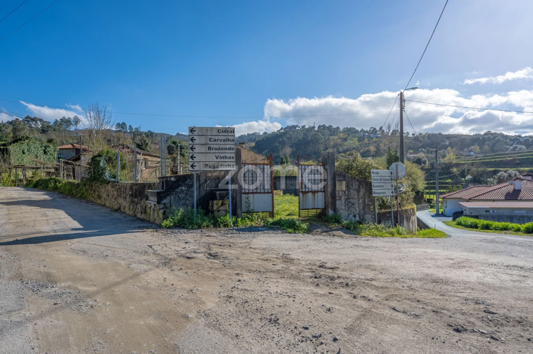 Moradia T3 para Venda em Bravães Foto 10