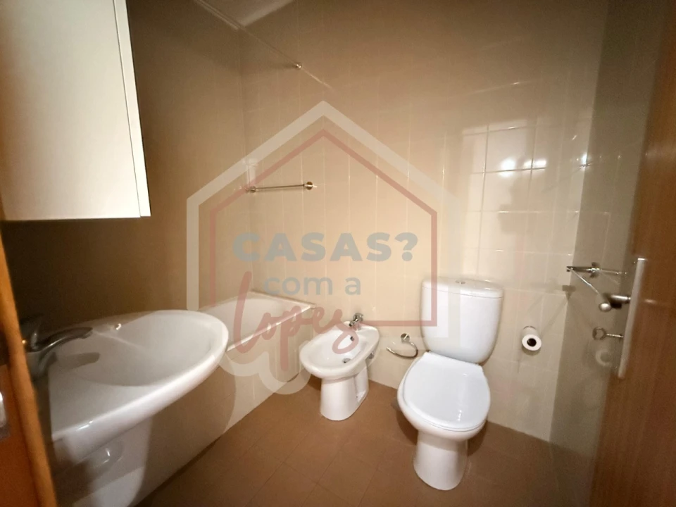 Apartamento T1 para Arrendamento em Santa Joana Foto 10