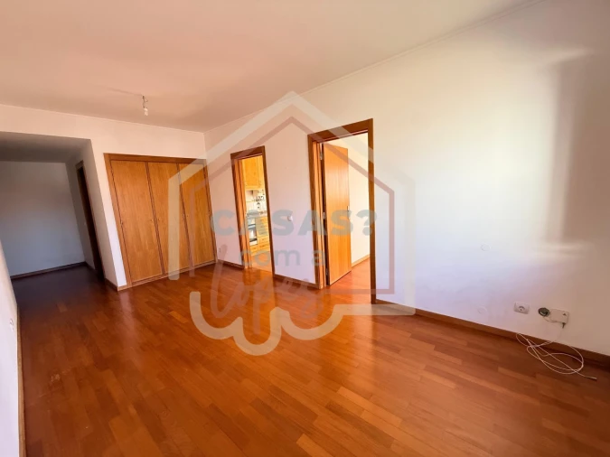 Apartamento T1 para Arrendamento em Santa Joana Foto 6
