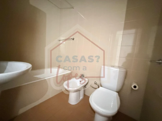 Apartamento T1 para Arrendamento em Santa Joana Foto 9