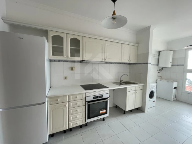 Apartamento T2 para Arrendamento em Caniço Foto 4