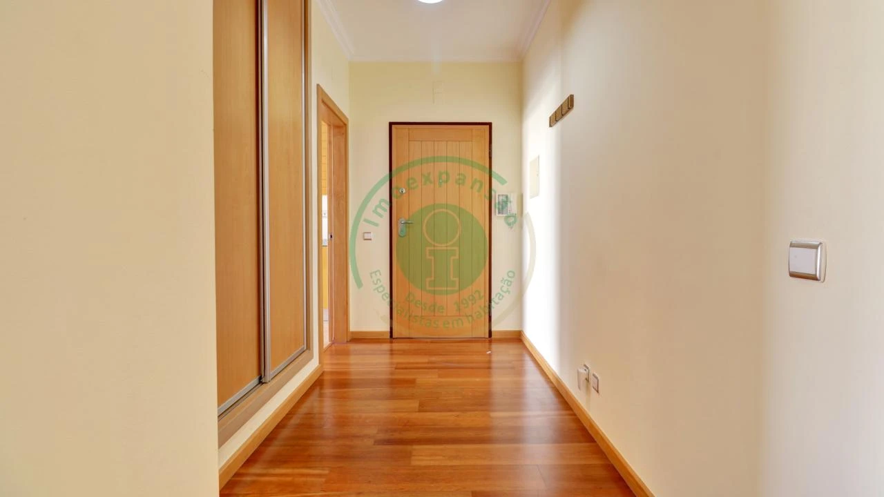 Apartamento T2 para Arrendamento em Tavarede Foto 6