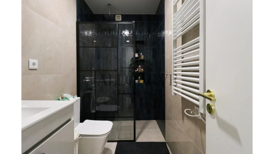 Apartamento T1 para Venda em Portimão Foto 9