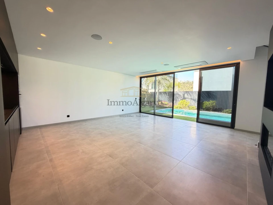 Moradia T3 para Venda em Albufeira e Olhos de Água Foto 8