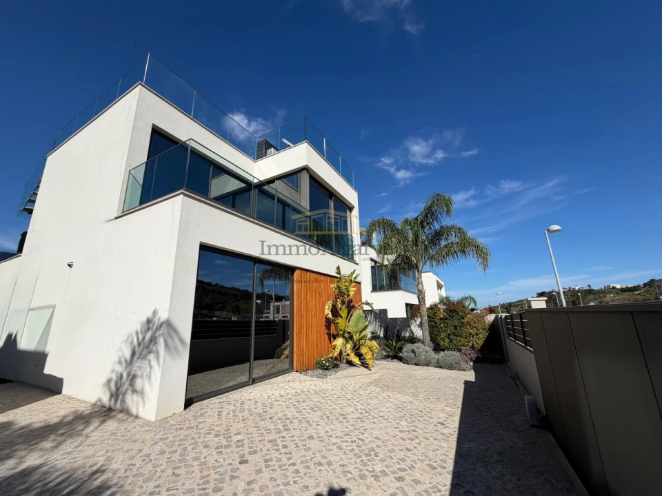 Moradia T3 para Venda em Albufeira e Olhos de Água Foto 1