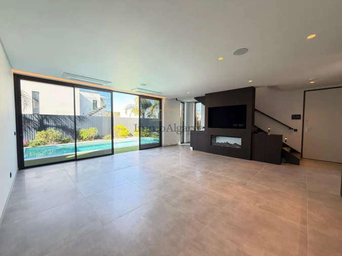 Moradia T3 para Venda em Albufeira e Olhos de Água Foto 4