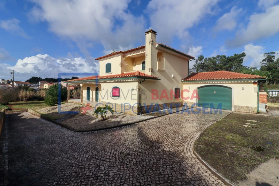 Moradia T4 para Venda em Ramalhal Foto 1