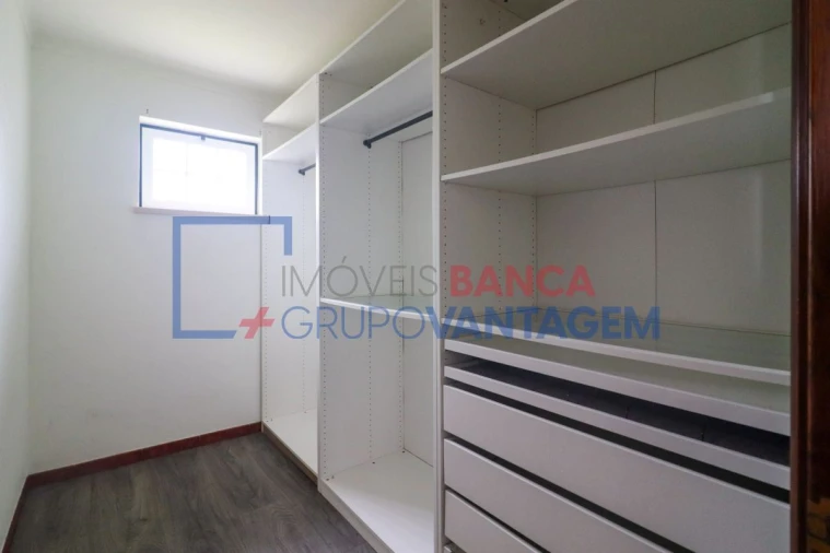 Moradia T4 para Venda em Ramalhal Foto 24