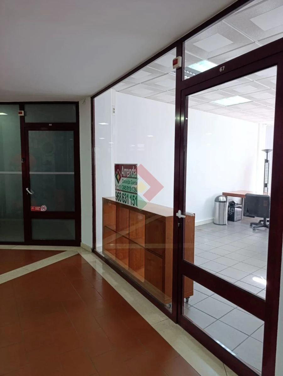 Loja para Arrendamento em Sé e São Lourenço Foto 6