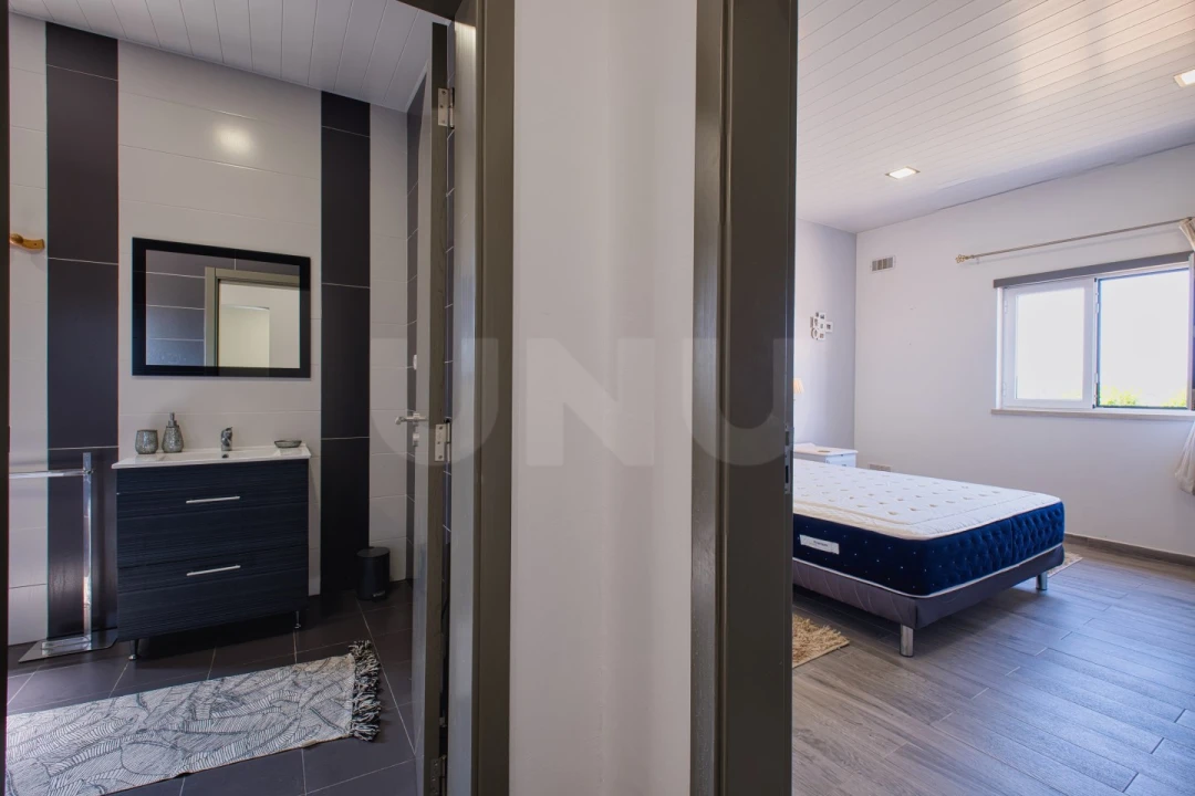 Moradia T4 para Venda em Painho e Figueiros Foto 44