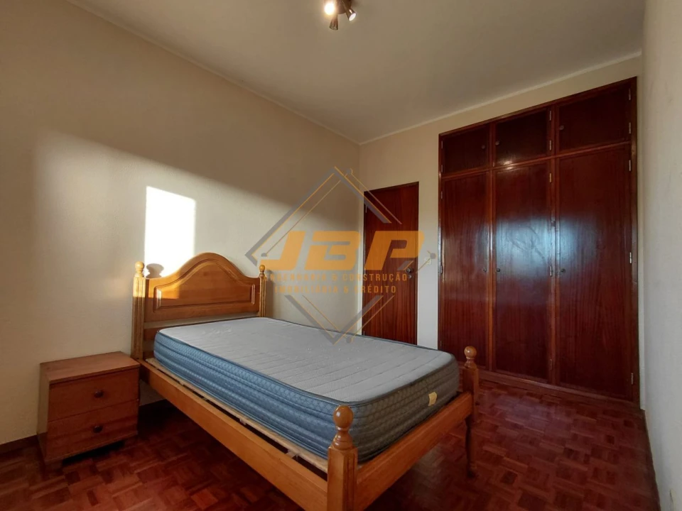 Apartamento T2 para Arrendamento em Aljubarrota Foto 10