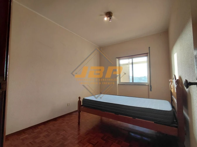 Apartamento T2 para Arrendamento em Aljubarrota Foto 11
