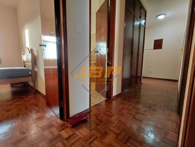 Apartamento T2 para Arrendamento em Aljubarrota Foto 7