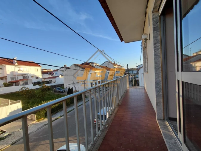 Apartamento T2 para Arrendamento em Aljubarrota Foto 17