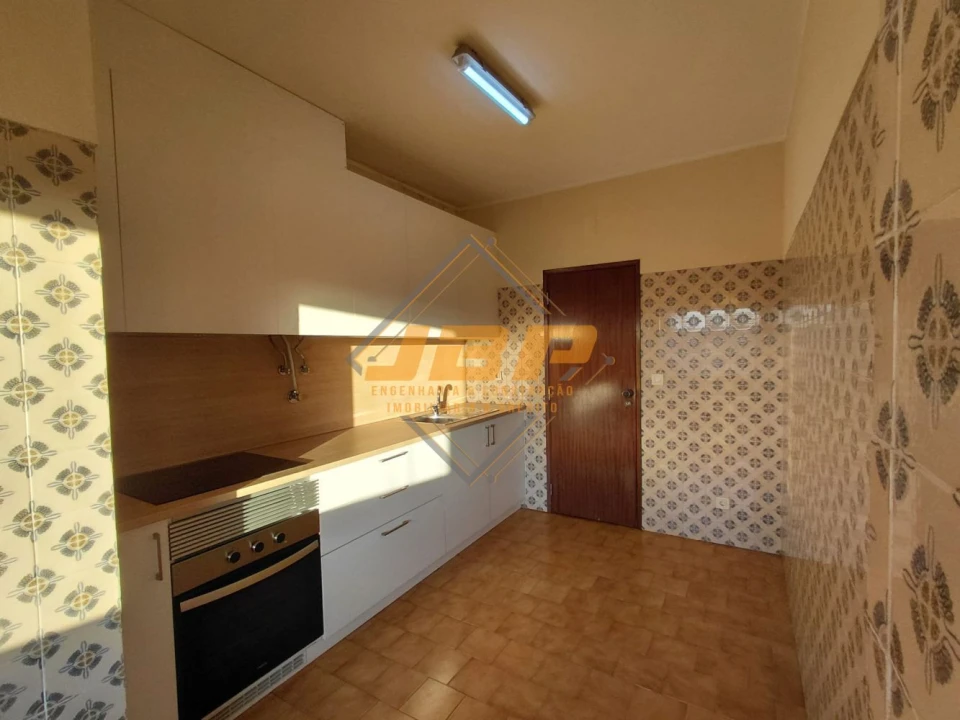 Apartamento T2 para Arrendamento em Aljubarrota Foto 2