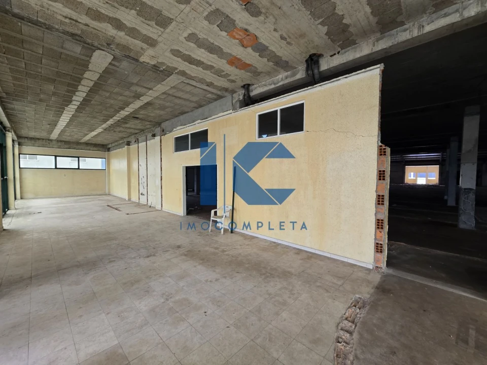 Loja para Venda em Gafanha da Encarnação Foto 1