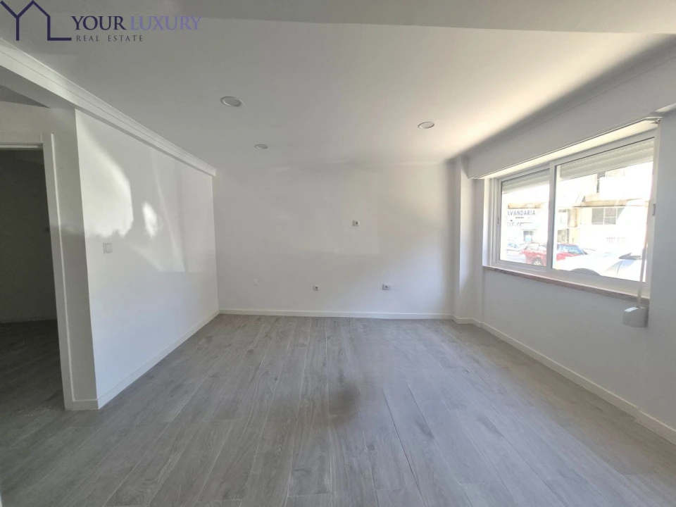 Apartamento T2 para Venda em Póvoa de Santo Adrião e Olival Basto Foto 5