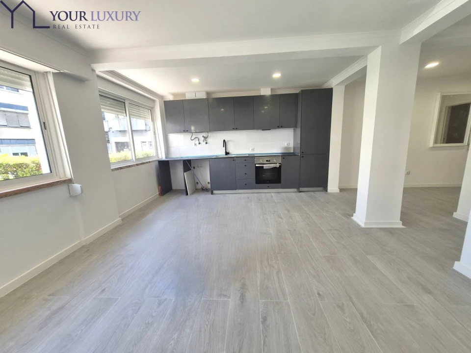 Apartamento T2 para Venda em Póvoa de Santo Adrião e Olival Basto Foto 4