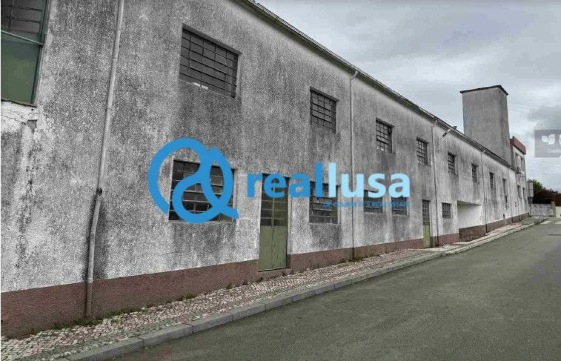 Loja para Venda em Escapães Foto 1