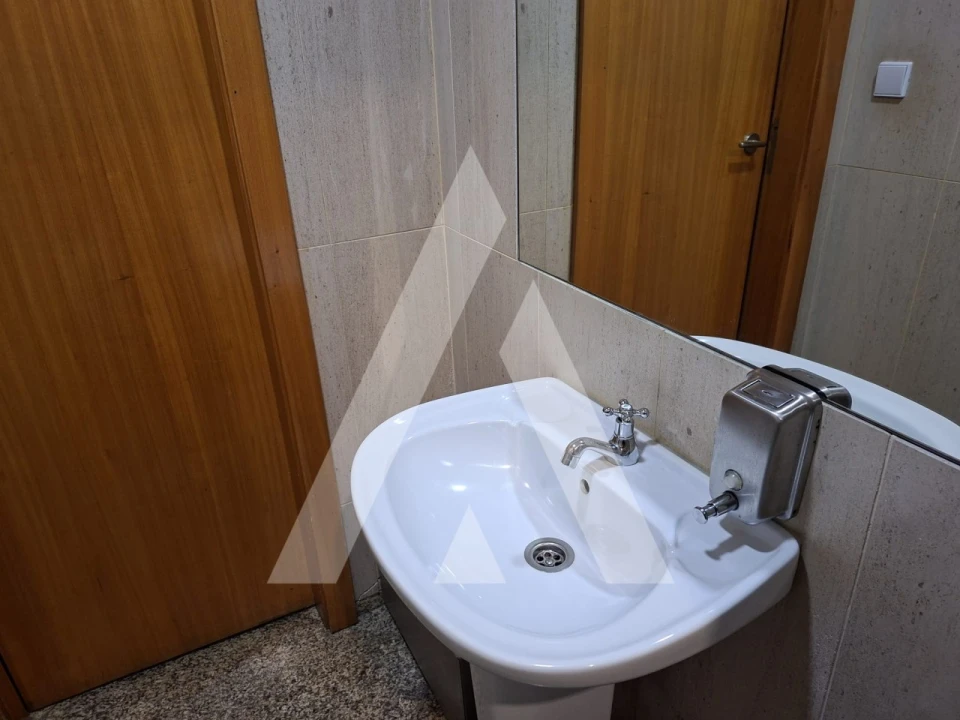 Negócio para Cedência de Quotas em Santa Maria Maior e Monserrate e Meadela Foto 30