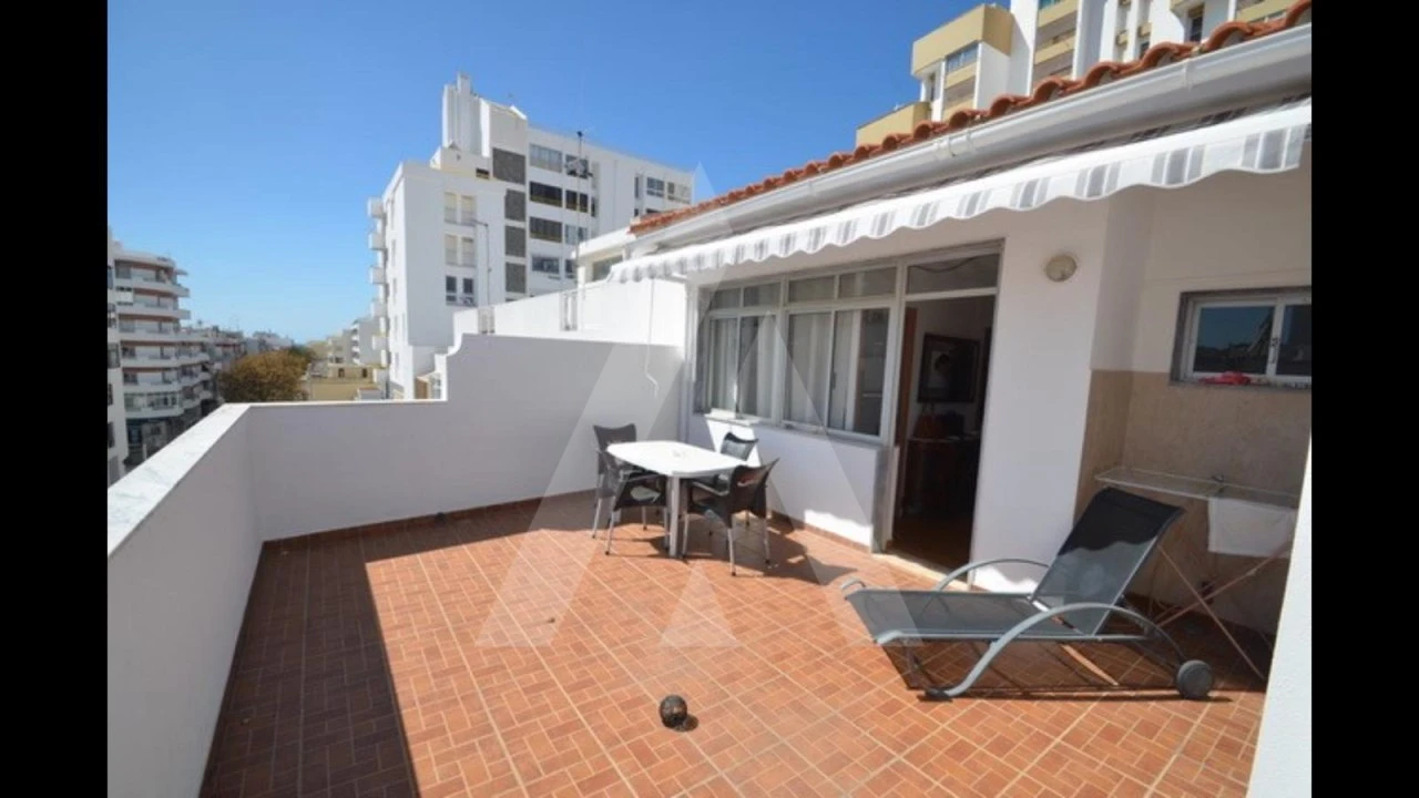 Apartamento T1 para Venda em Quarteira Foto 3