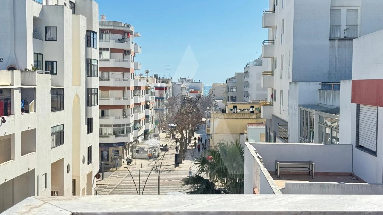 Apartamento T1 para Venda em Quarteira Foto 6