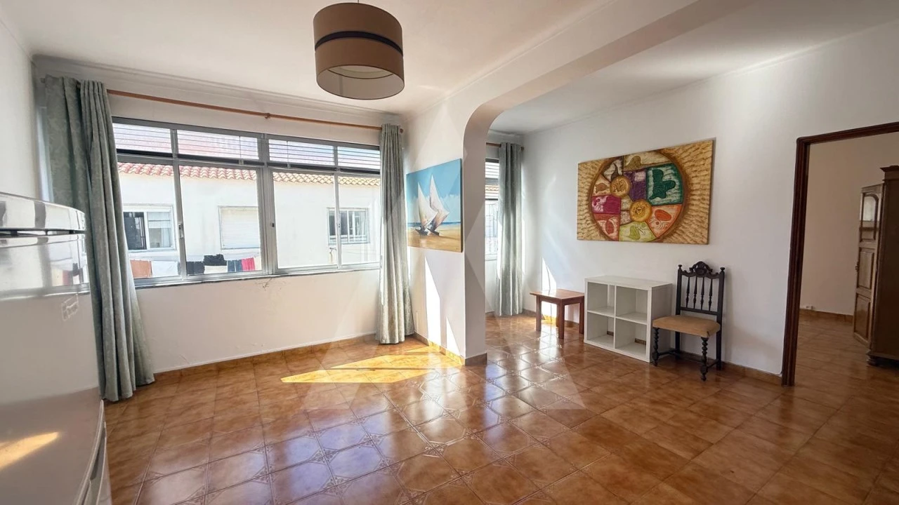 Apartamento T1 para Venda em Quarteira Foto 8