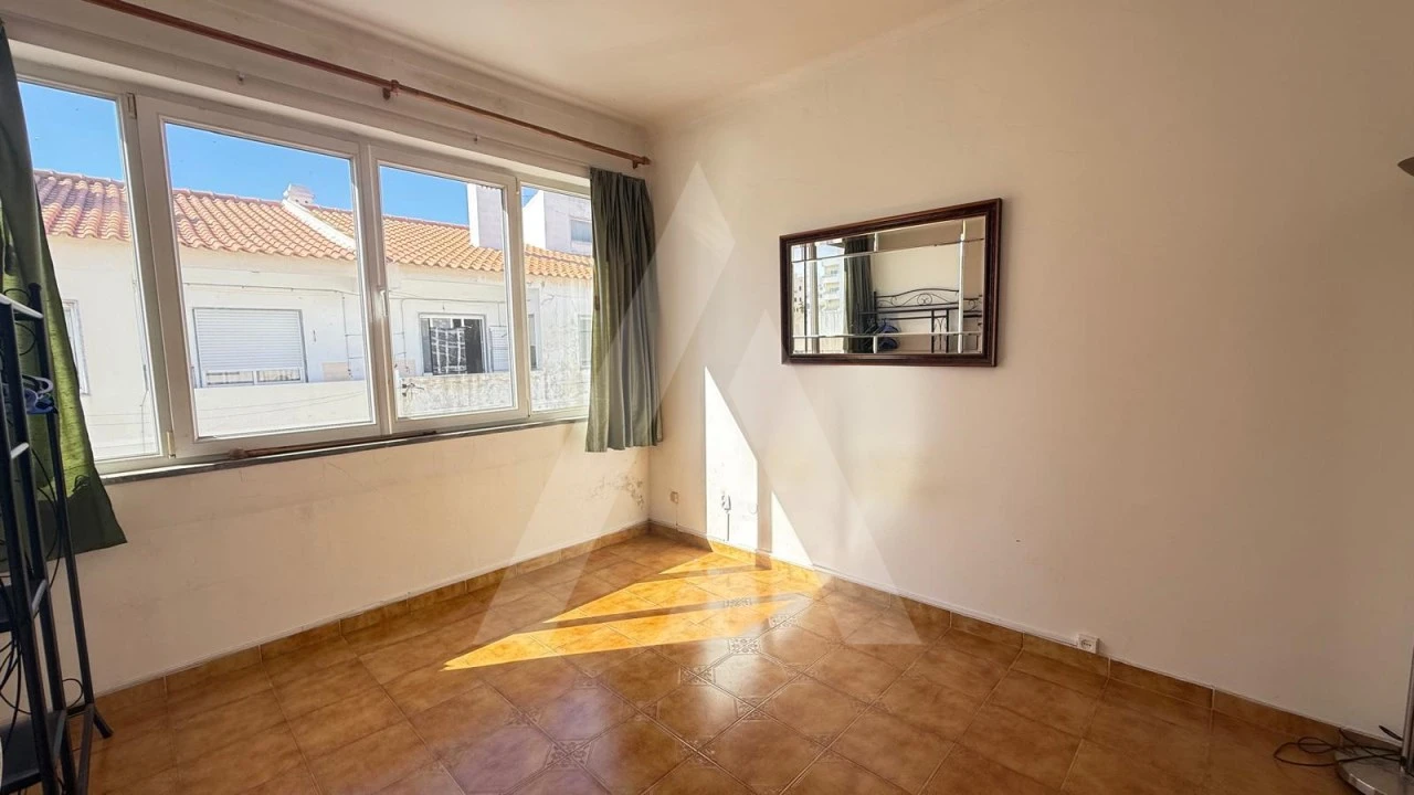 Apartamento T1 para Venda em Quarteira Foto 10