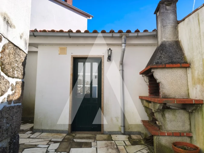 Moradia T3 para Venda em Cossourado Foto 14