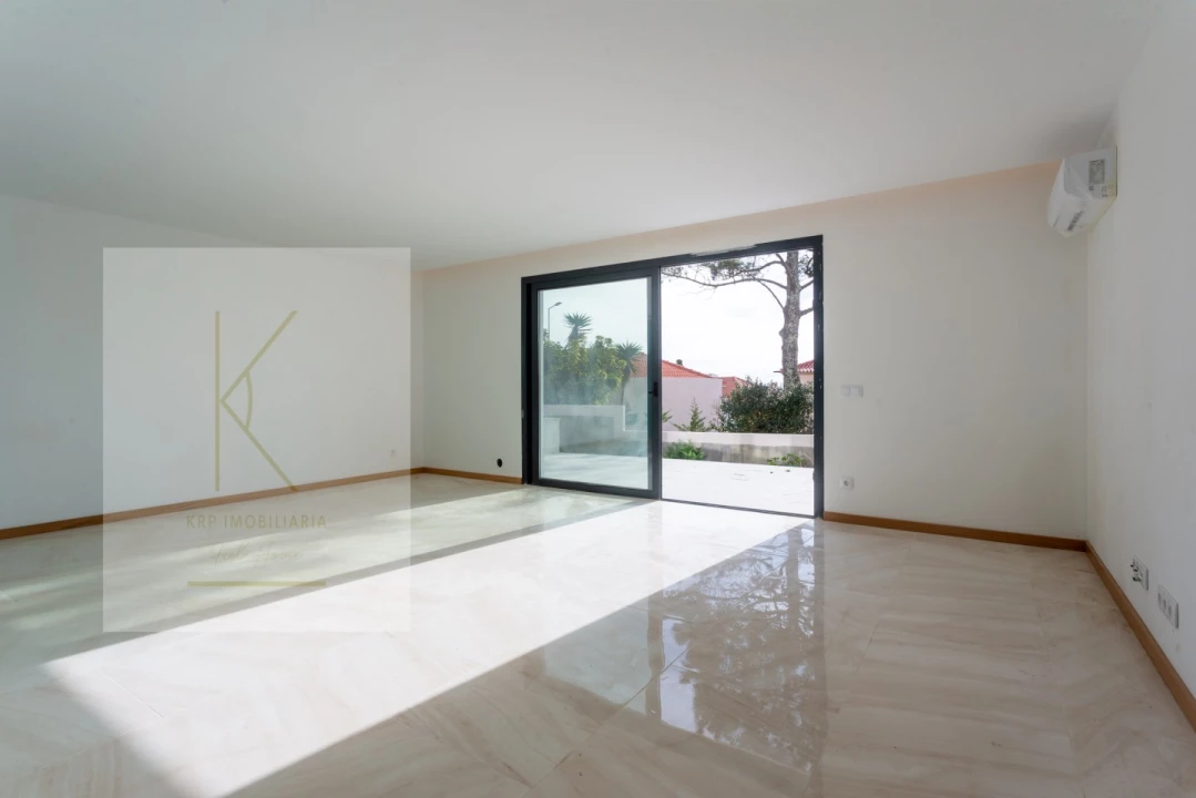 Moradia T4 para Venda em Vila Praia de Ancora Foto 5