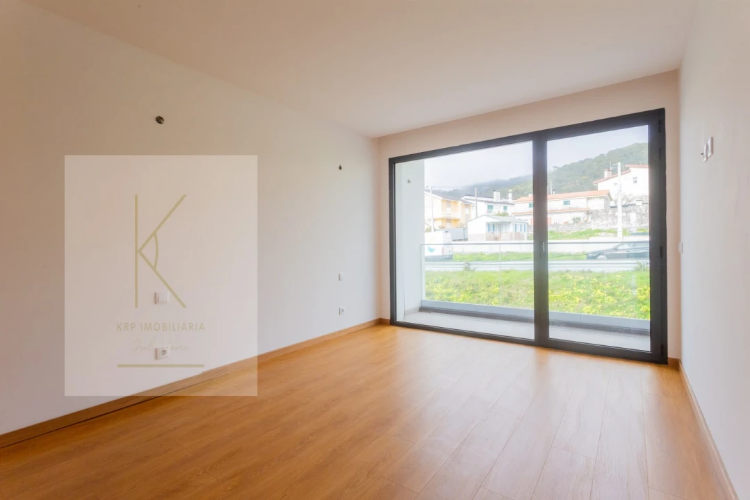 Moradia T4 para Venda em Vila Praia de Ancora Foto 14