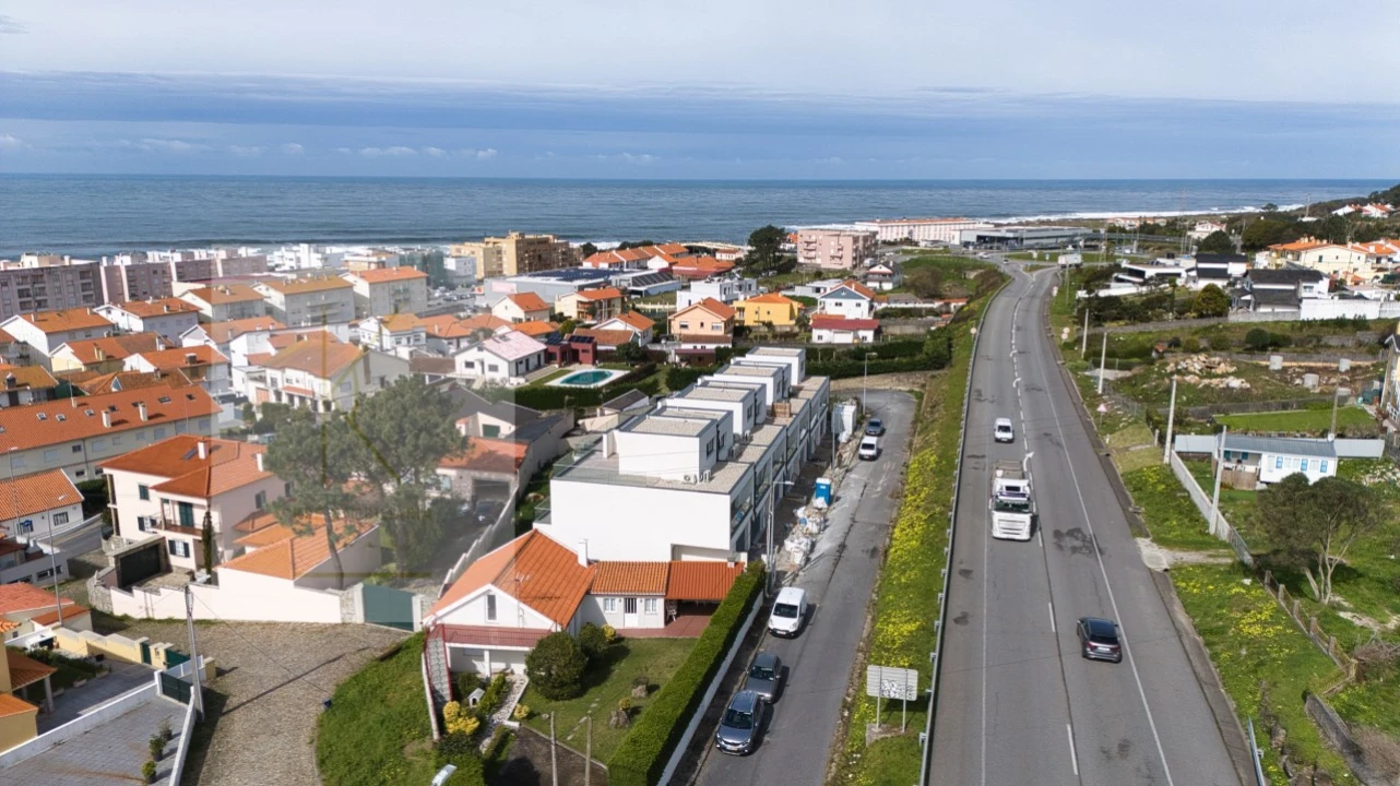 Moradia T4 para Venda em Vila Praia de Ancora Foto 33