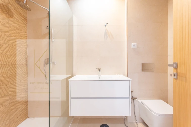 Moradia T4 para Venda em Vila Praia de Ancora Foto 16