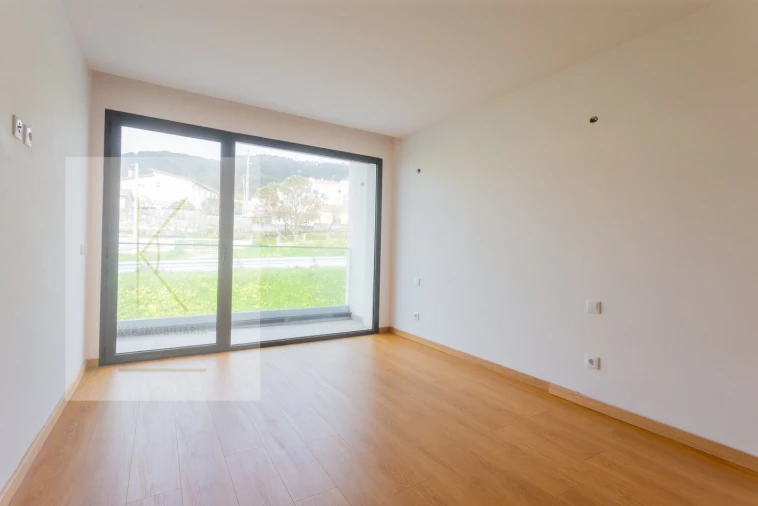 Moradia T4 para Venda em Vila Praia de Ancora Foto 17