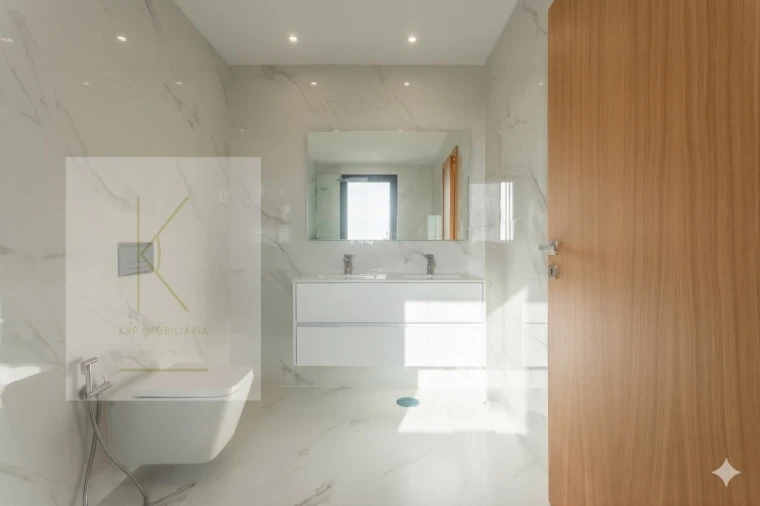 Moradia T4 para Venda em Vila Praia de Ancora Foto 27