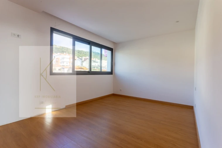 Moradia T4 para Venda em Vila Praia de Ancora Foto 29