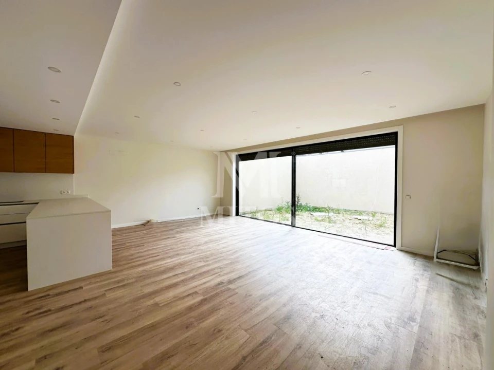 Moradia T3 para Venda em Darque Foto 3