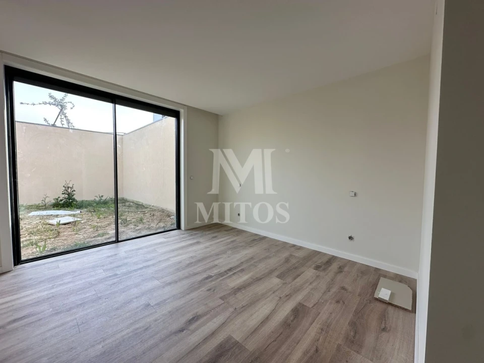 Moradia T3 para Venda em Darque Foto 9