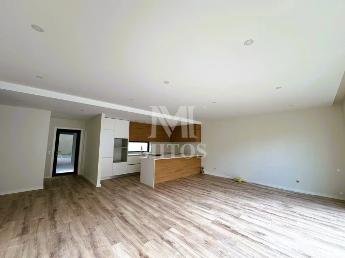 Moradia T3 para Venda em Darque Foto 4