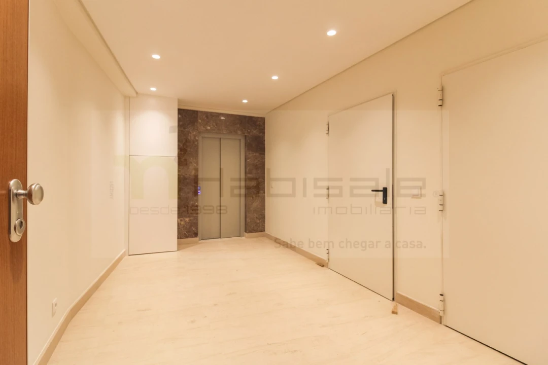 Apartamento T4 para Venda em Póvoa de Santo Adrião e Olival Basto Foto 3