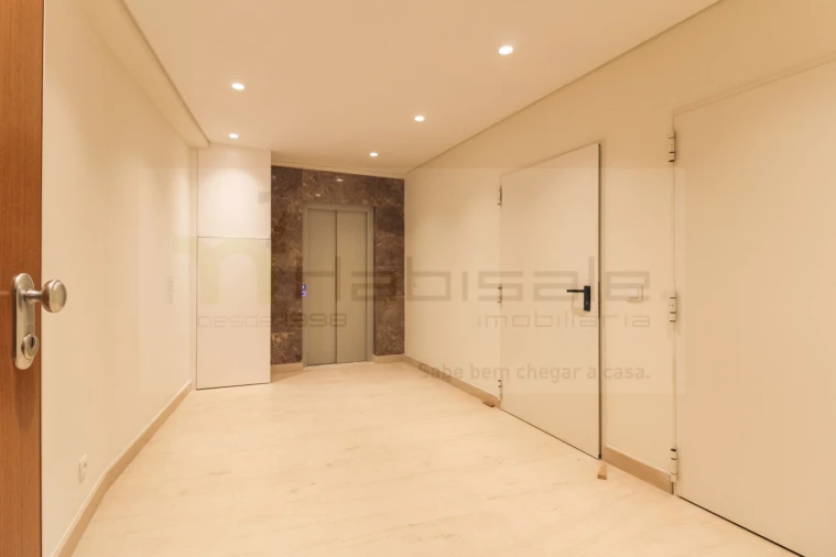 Apartamento T4 para Venda em Póvoa de Santo Adrião e Olival Basto Foto 3