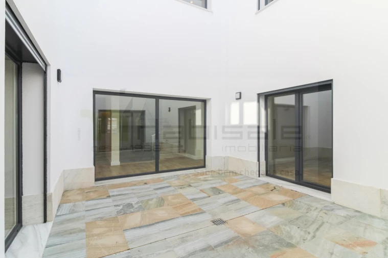 Apartamento T4 para Venda em Póvoa de Santo Adrião e Olival Basto Foto 20