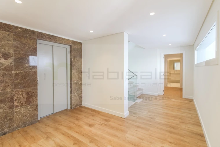 Apartamento T4 para Venda em Póvoa de Santo Adrião e Olival Basto Foto 35