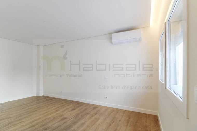 Apartamento T4 para Venda em Póvoa de Santo Adrião e Olival Basto Foto 52