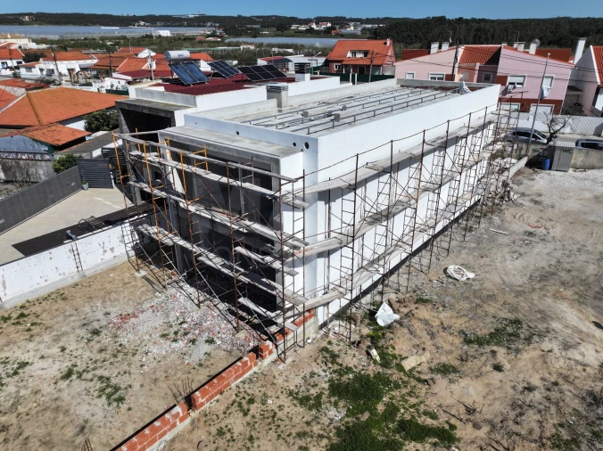 Moradia T4 para Venda em Silveira Foto 7