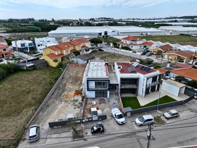 Moradia T4 para Venda em Silveira Foto 2