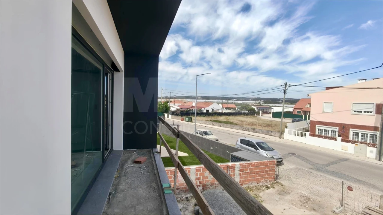 Moradia T4 para Venda em Silveira Foto 4