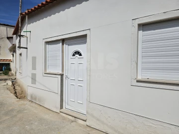 Moradia T1 para Venda em Nossa Senhora do Pópulo, Coto e São Gregório